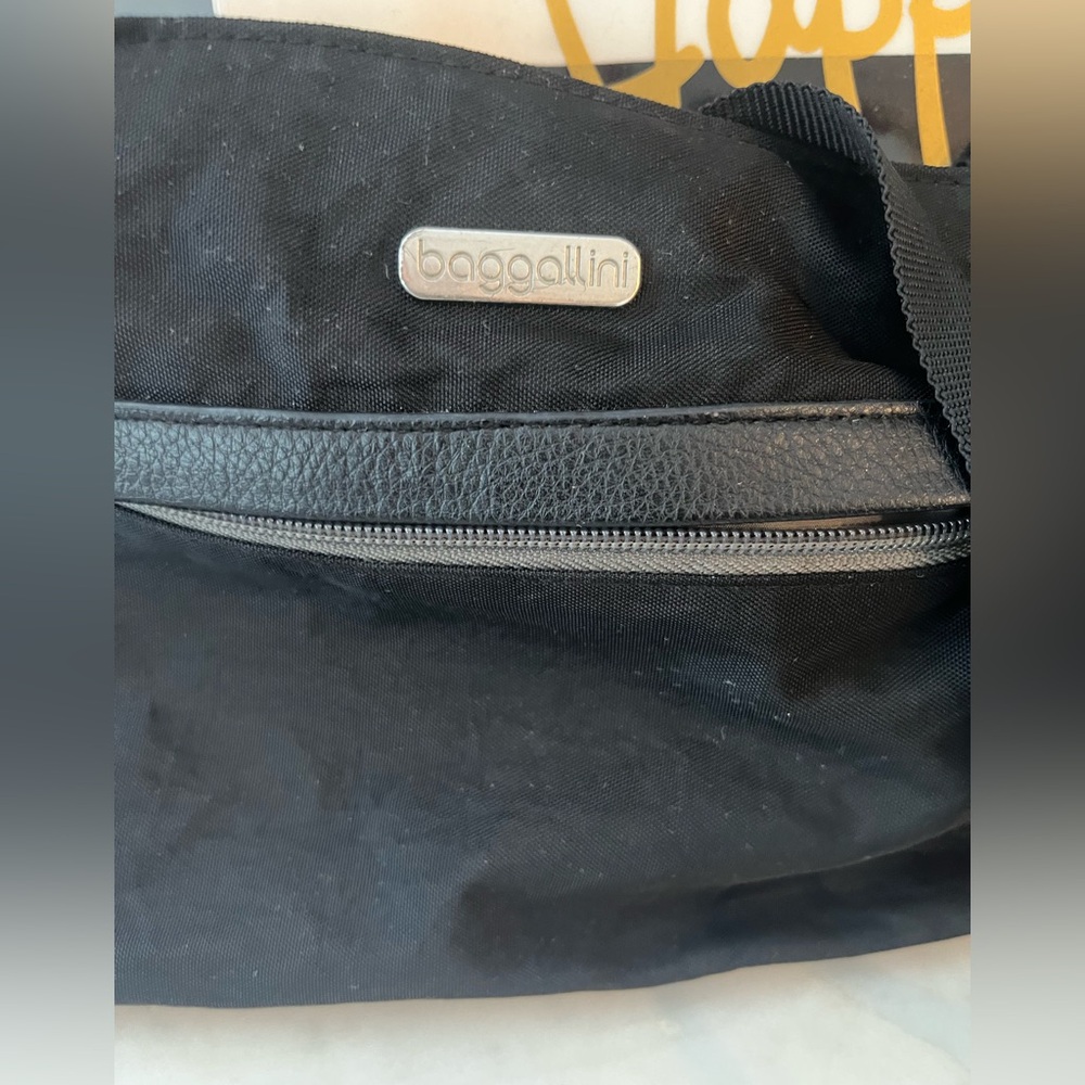 Baggallini Black Crossbody Bag with Structured Design and Matte Finish EUC
